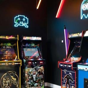 Retro arcade games including Space Invaders