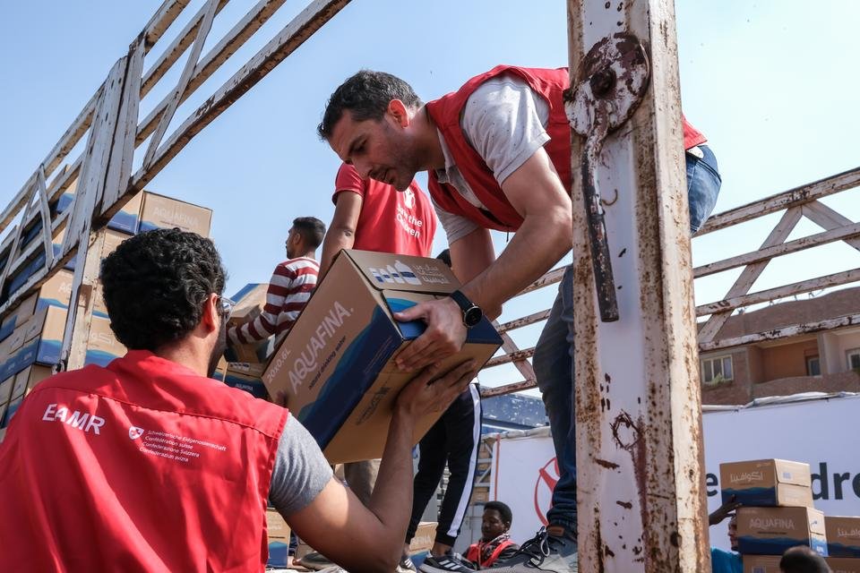 Shelter For Kids staff in Egypt prepare supplies for Gaza